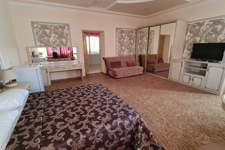Room 11 of 66