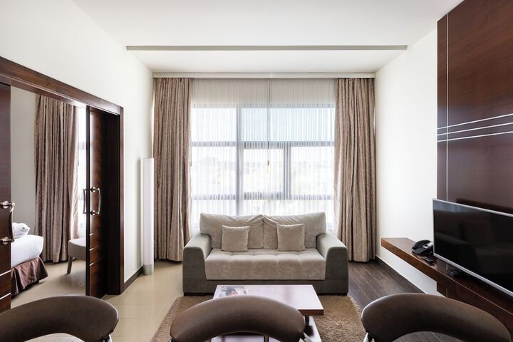 Room 2 of 53