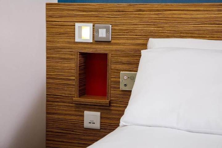Room 8 of 15