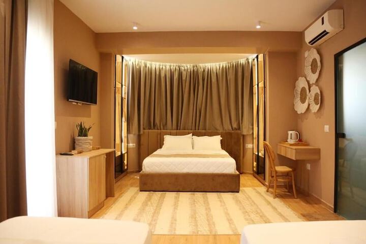 Room 92 of 128