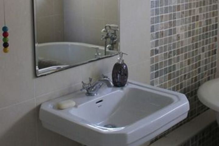 Room 3 of 20