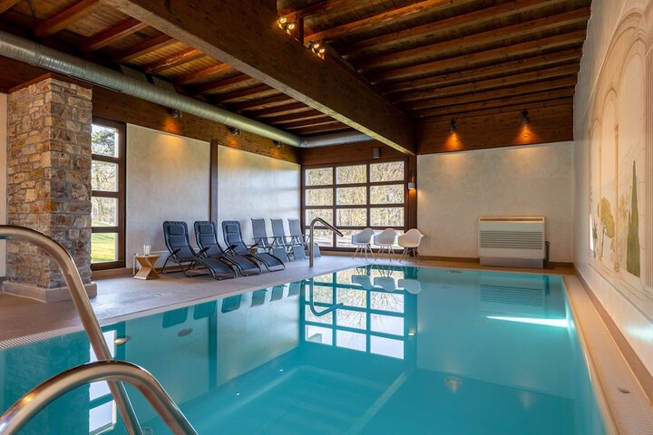 Pool 48 of 102