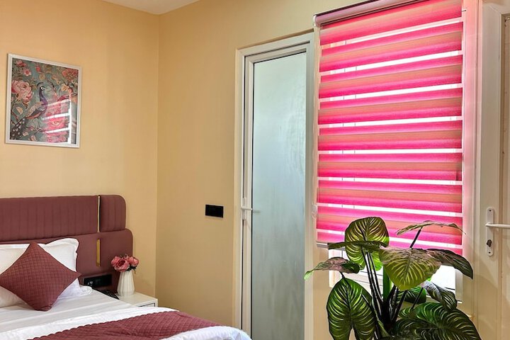 Room 2 of 7