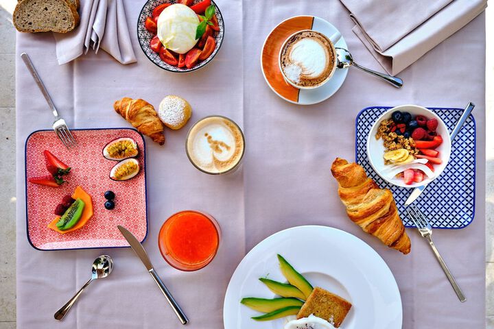 Breakfast/Coffee Service 92 of 131