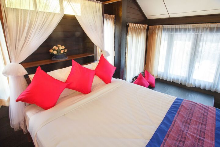 Room 8 of 35