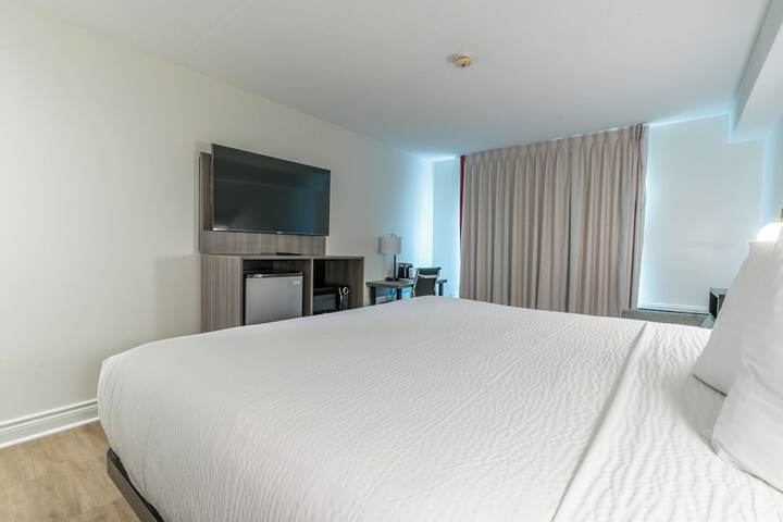 Room 11 of 29