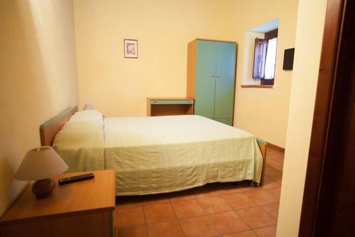 Room 2 of 39