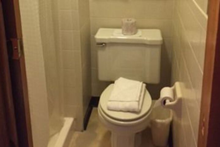 Room 15 of 182