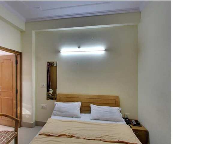 Room 5 of 32