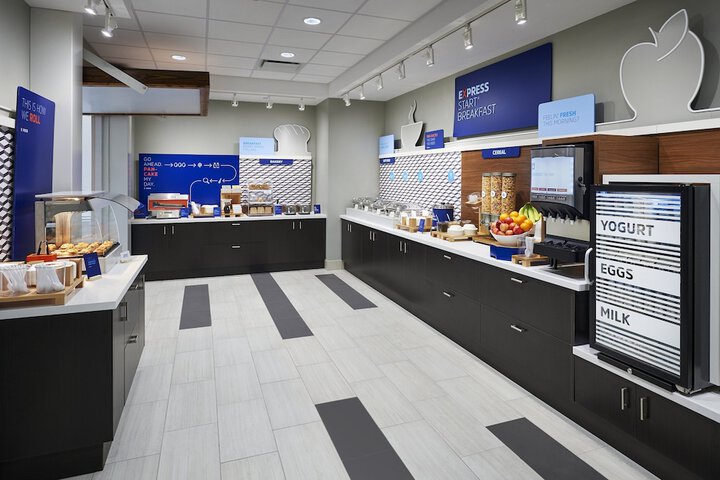 Breakfast/Coffee Service 30 of 44