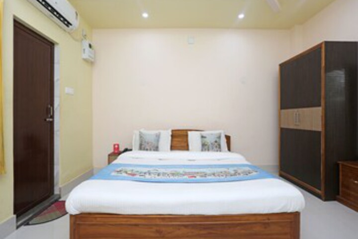 Room 15 of 22