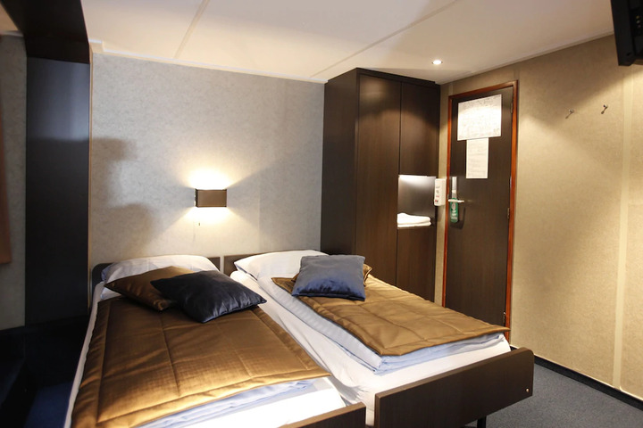 Room 7 of 7