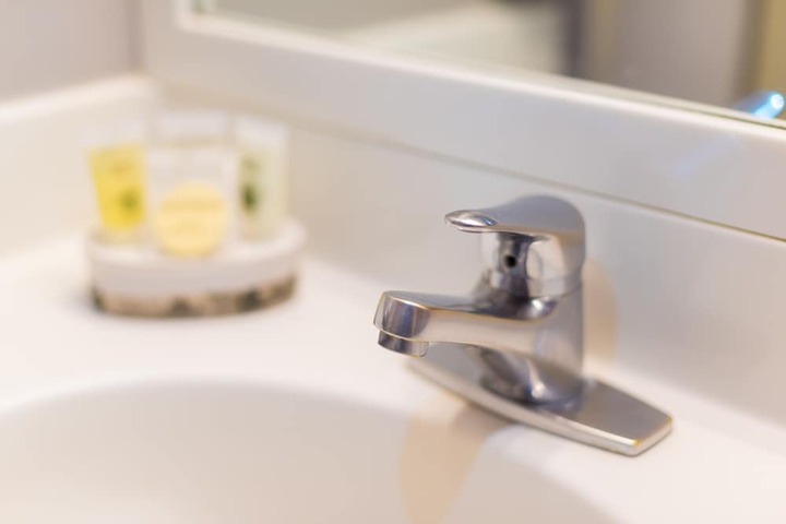 Bathroom sink