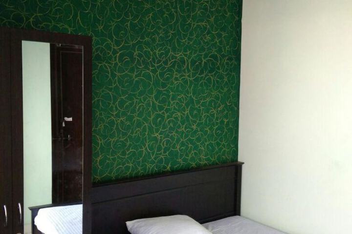Room 9 of 15