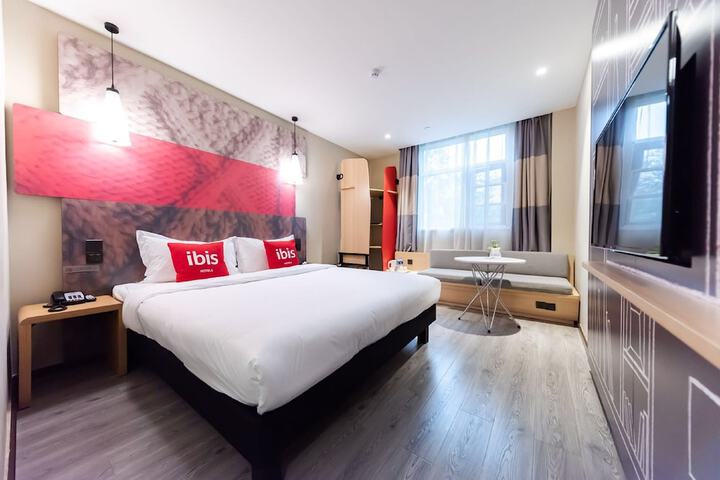 Room 5 of 23