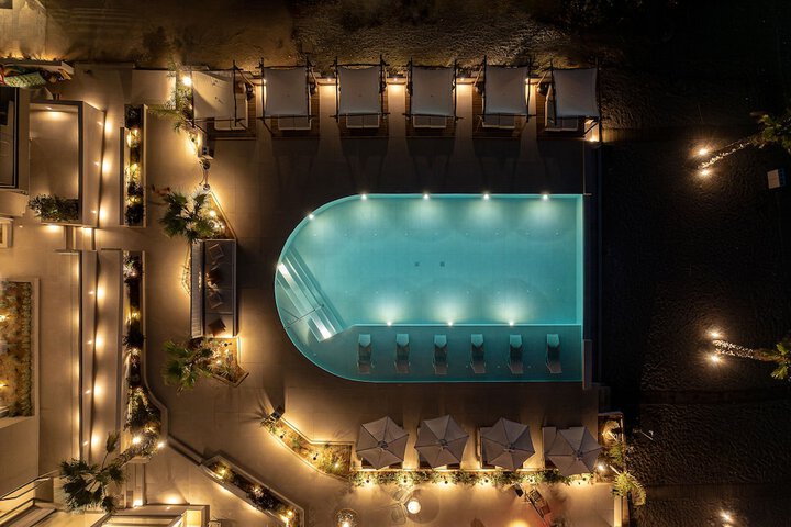 Hotel 72 of 77