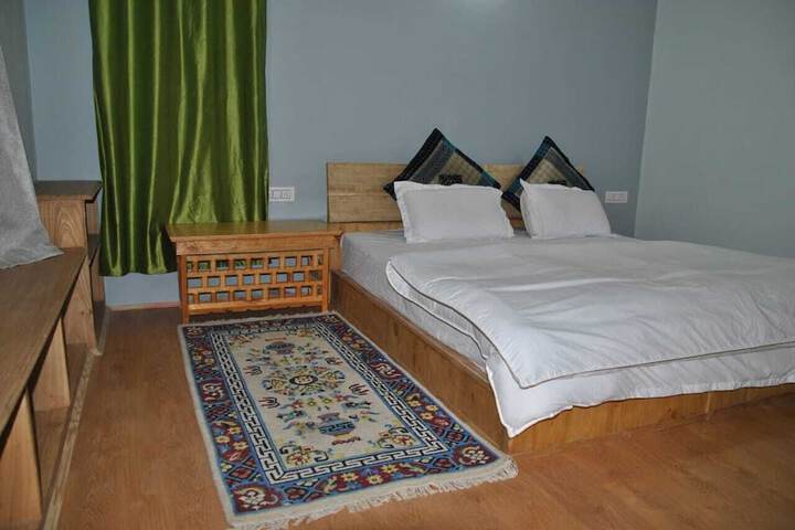 Room 2 of 26