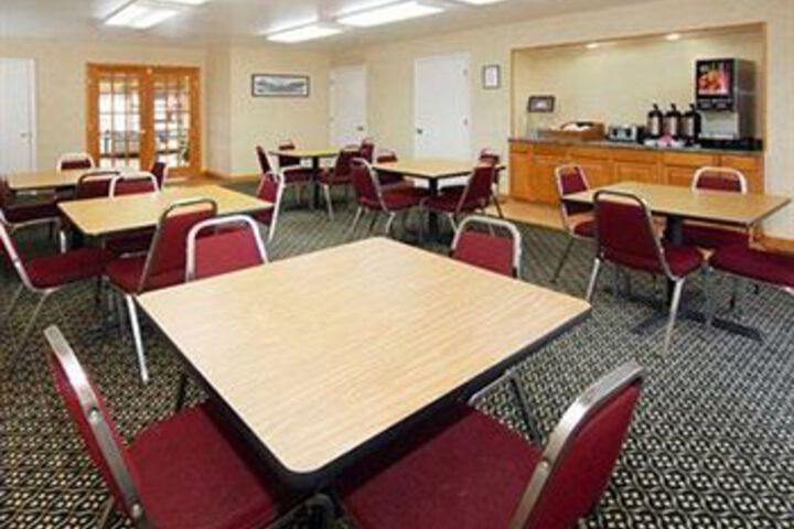 Breakfast/Coffee Service 2 of 33