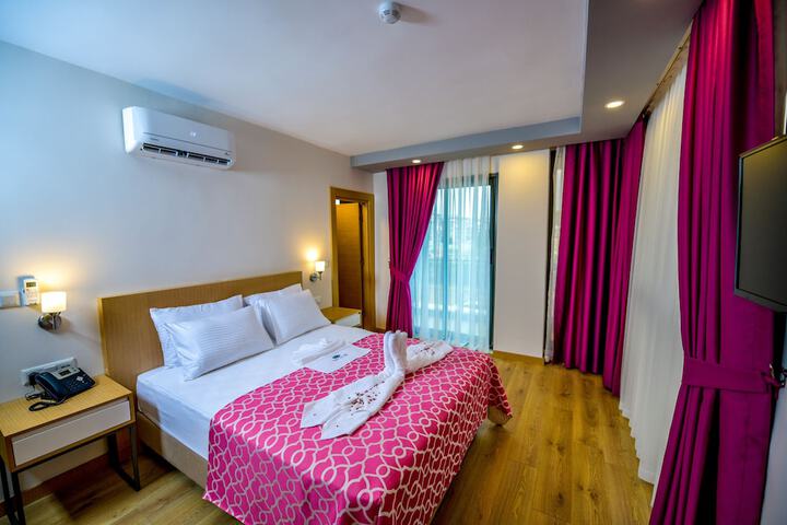 Room 10 of 20