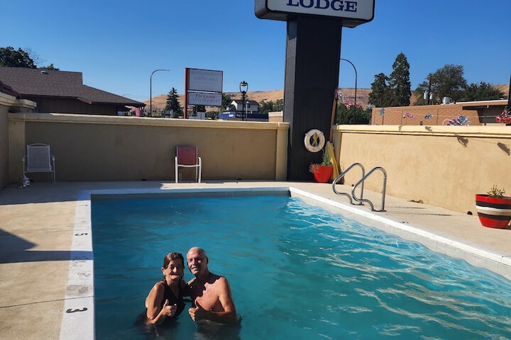 Hotel with Pool