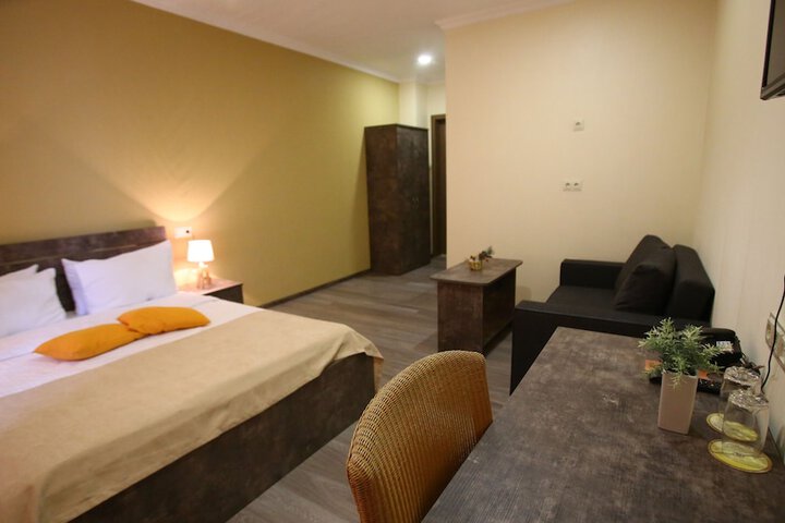 Room 18 of 86