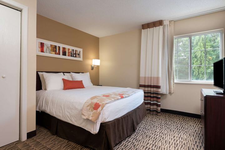 Room 8 of 22
