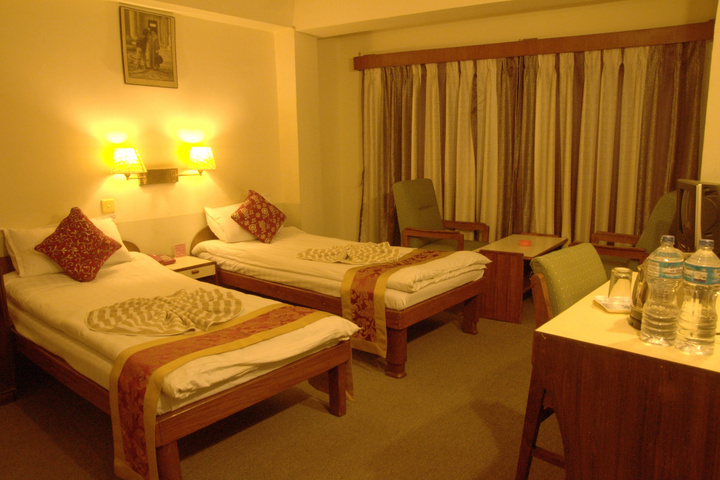Room 32 of 34