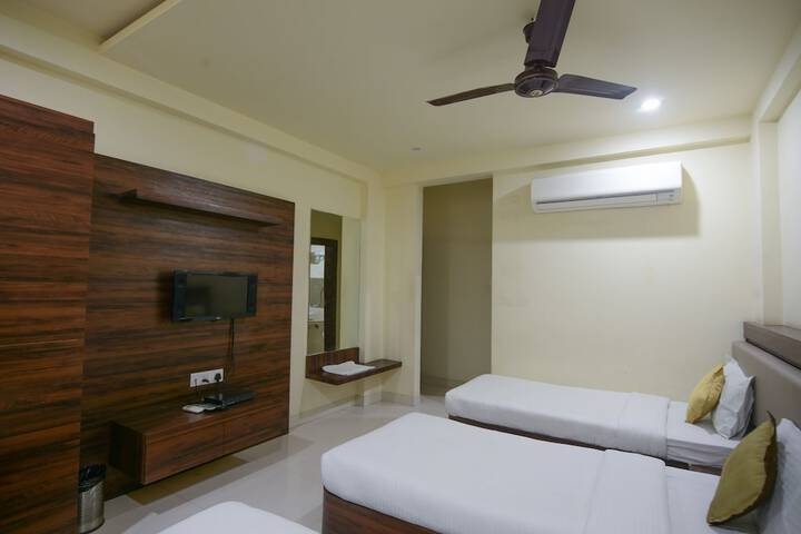 Room 7 of 38