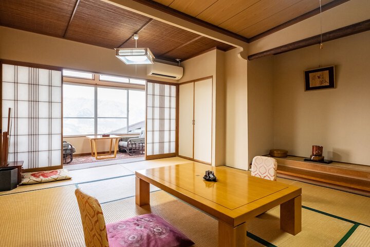 Room 7 of 73