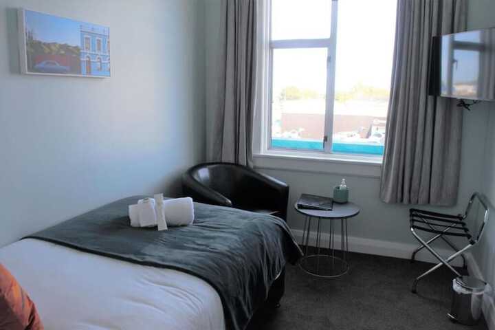 Room 3 of 43