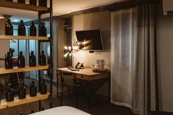 Room 19 of 44