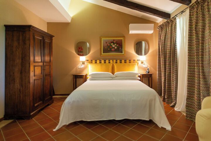 Room 12 of 48