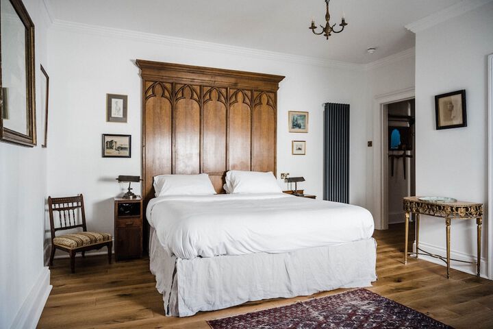Room 6 of 50