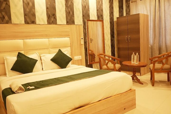 Room 10 of 24