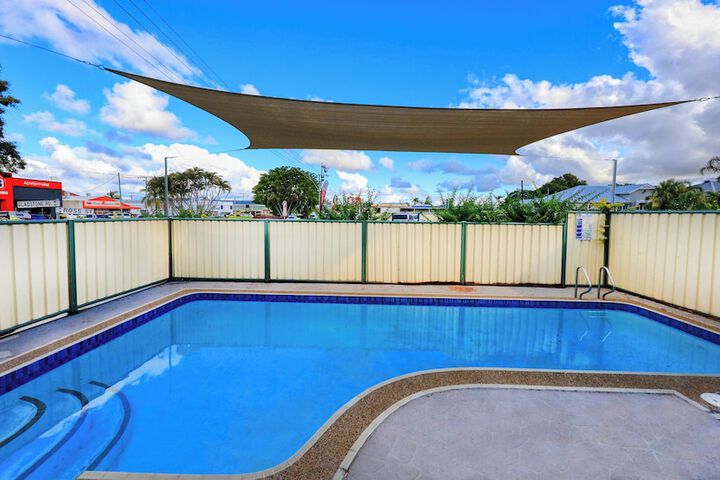 Pool 23 of 29