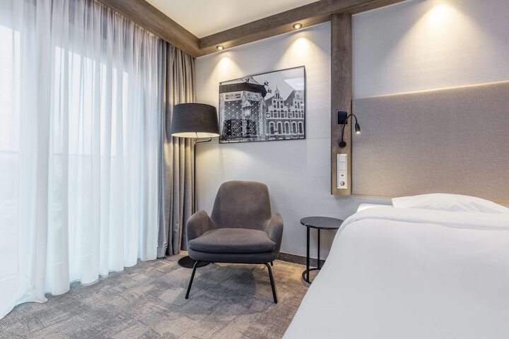 Room 27 of 131
