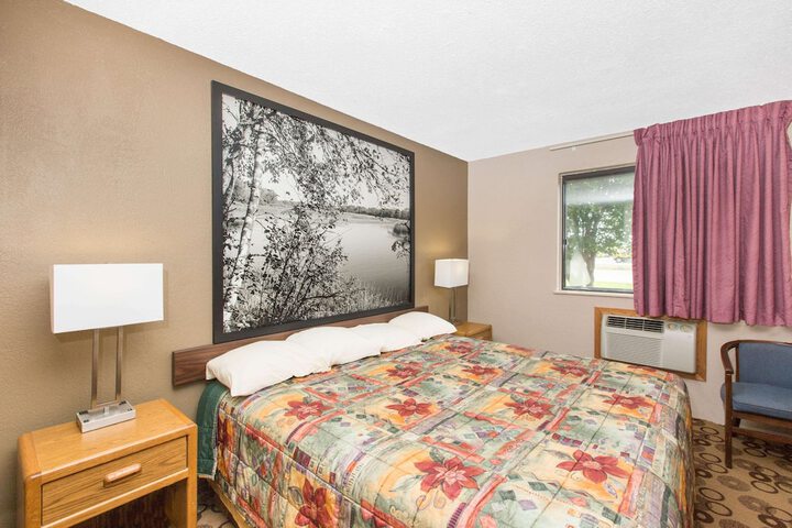1 King Bed Studio Suite (1 of 7)