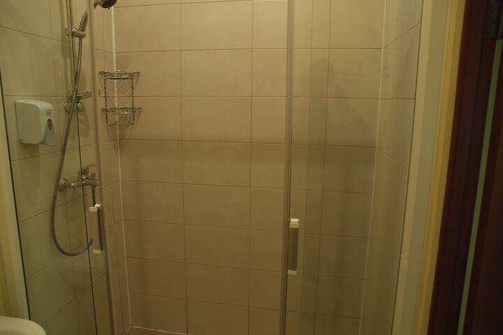 Room 43 of 69