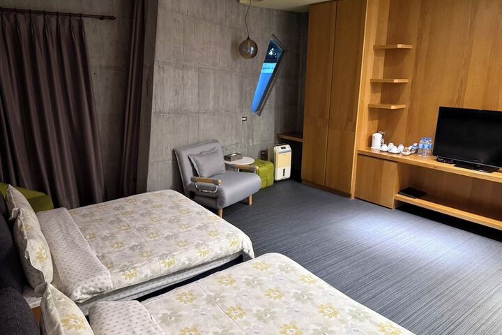 Room 16 of 47