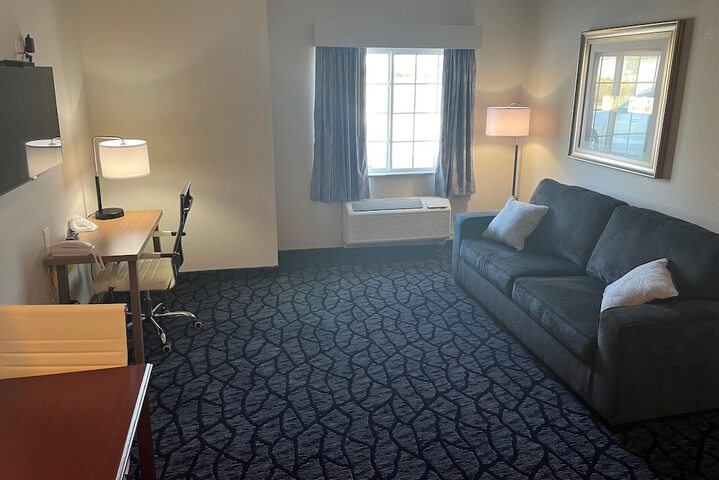 Room 21 of 37