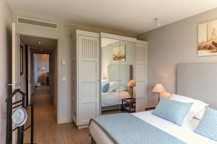 Room 17 of 104