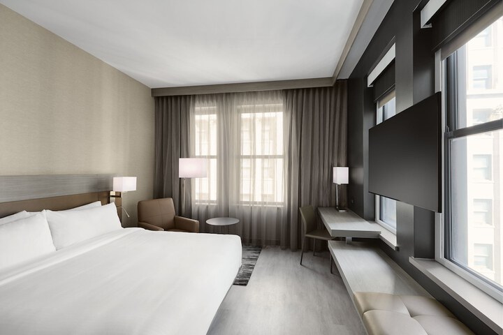 Room 5 of 43