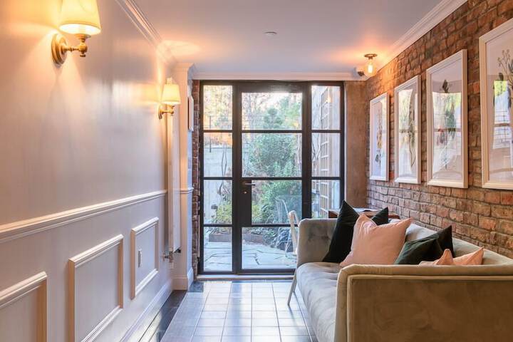 Hotel Interior 6 of 53