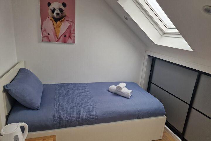 Room 44 of 104
