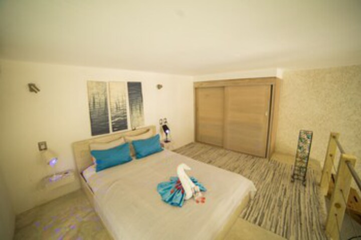 Room 26 of 27