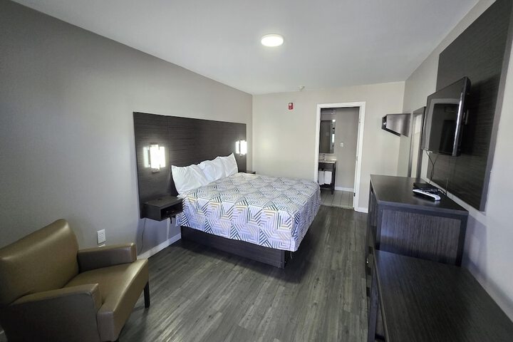 Room 6 of 38