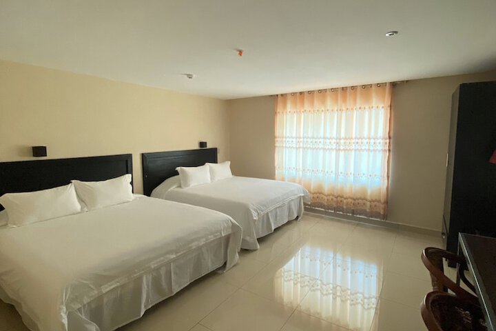 Room 18 of 48