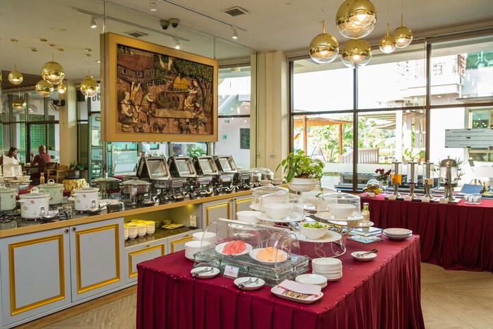 Dining 138 of 183