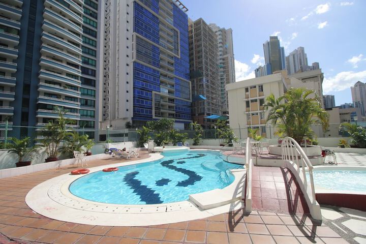 Pools & Facilities