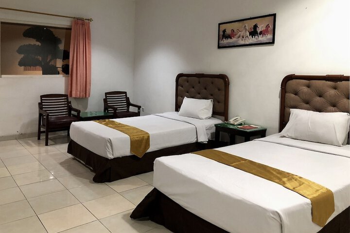 Room 8 of 32
